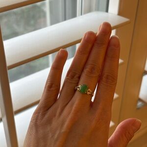 Vintage Yellow Gold Jade Ring. Size 6
